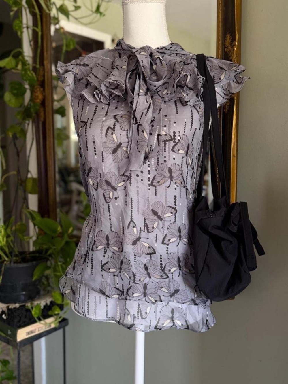 Ark & Co chic gray 100% silk blouse with butterfly print and ruffles